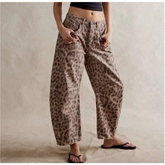 NWOT WE THE FREE Free People Good Luck Mid Ruse Barrel Jeans leopard animal 31 - Picture 1 of 10